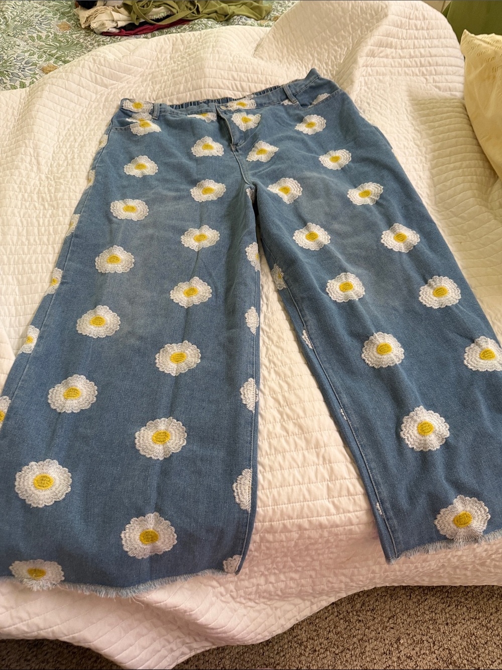 Davi and Dani 3X Denim Wide-Leg Jeans with White & Yellow Daisy Embroidery